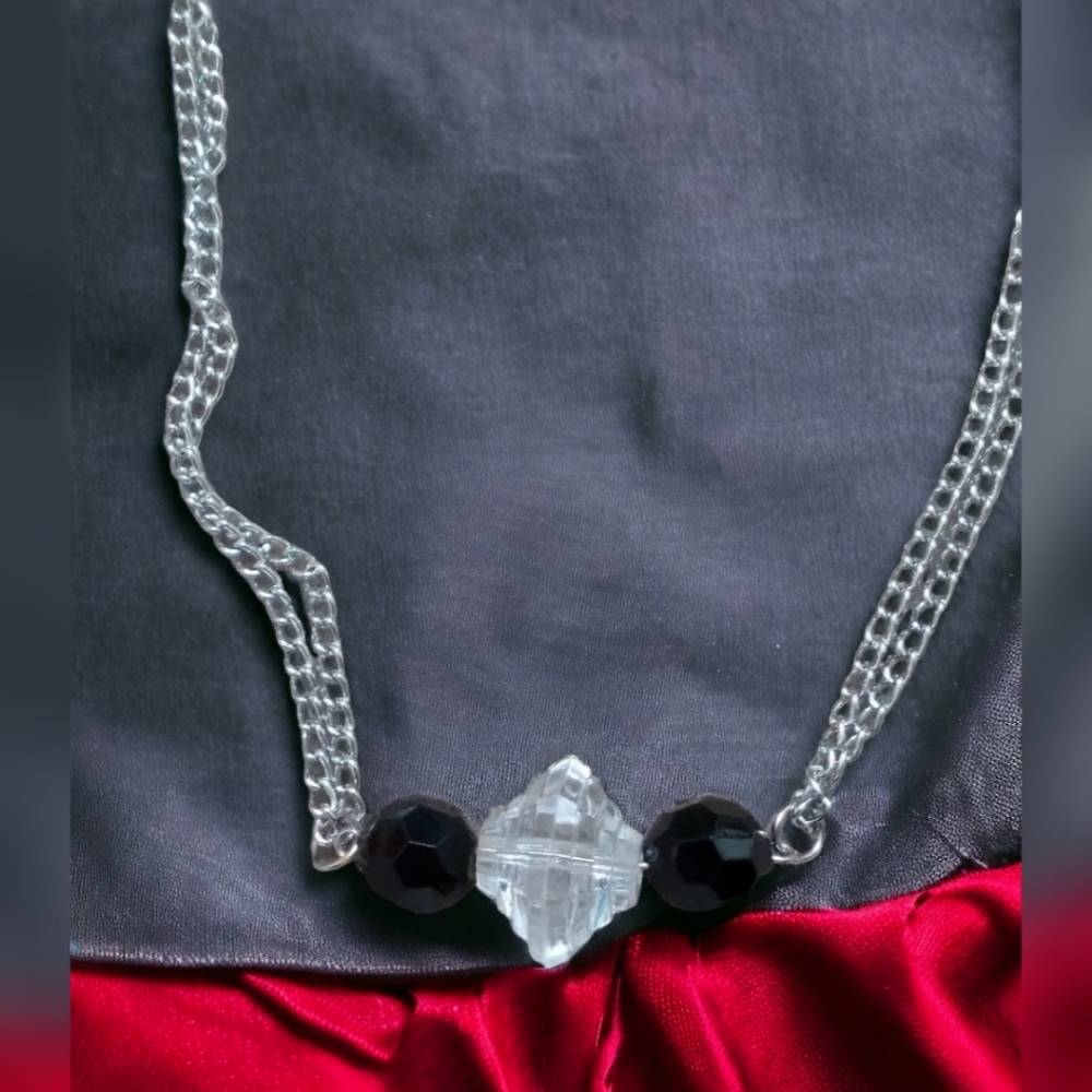 💥3/$12 Black and Silver Bead Necklace